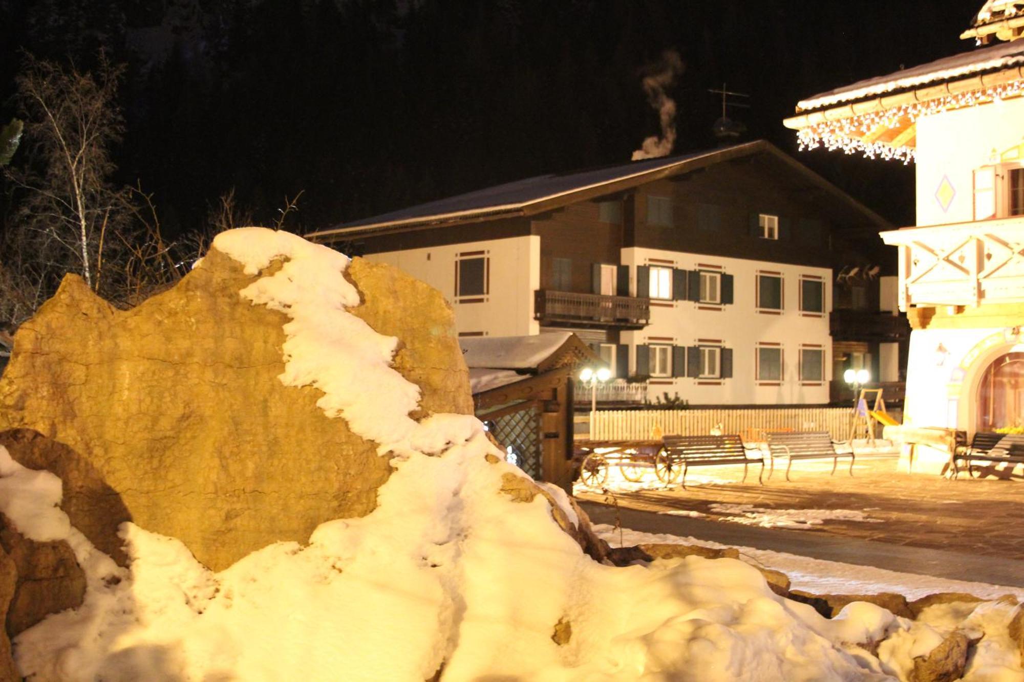 Appartamento Niki Campitello Campitello di Fassa Exteriér fotografie